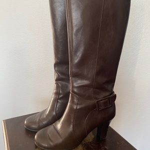 Brown synthetic leather boots